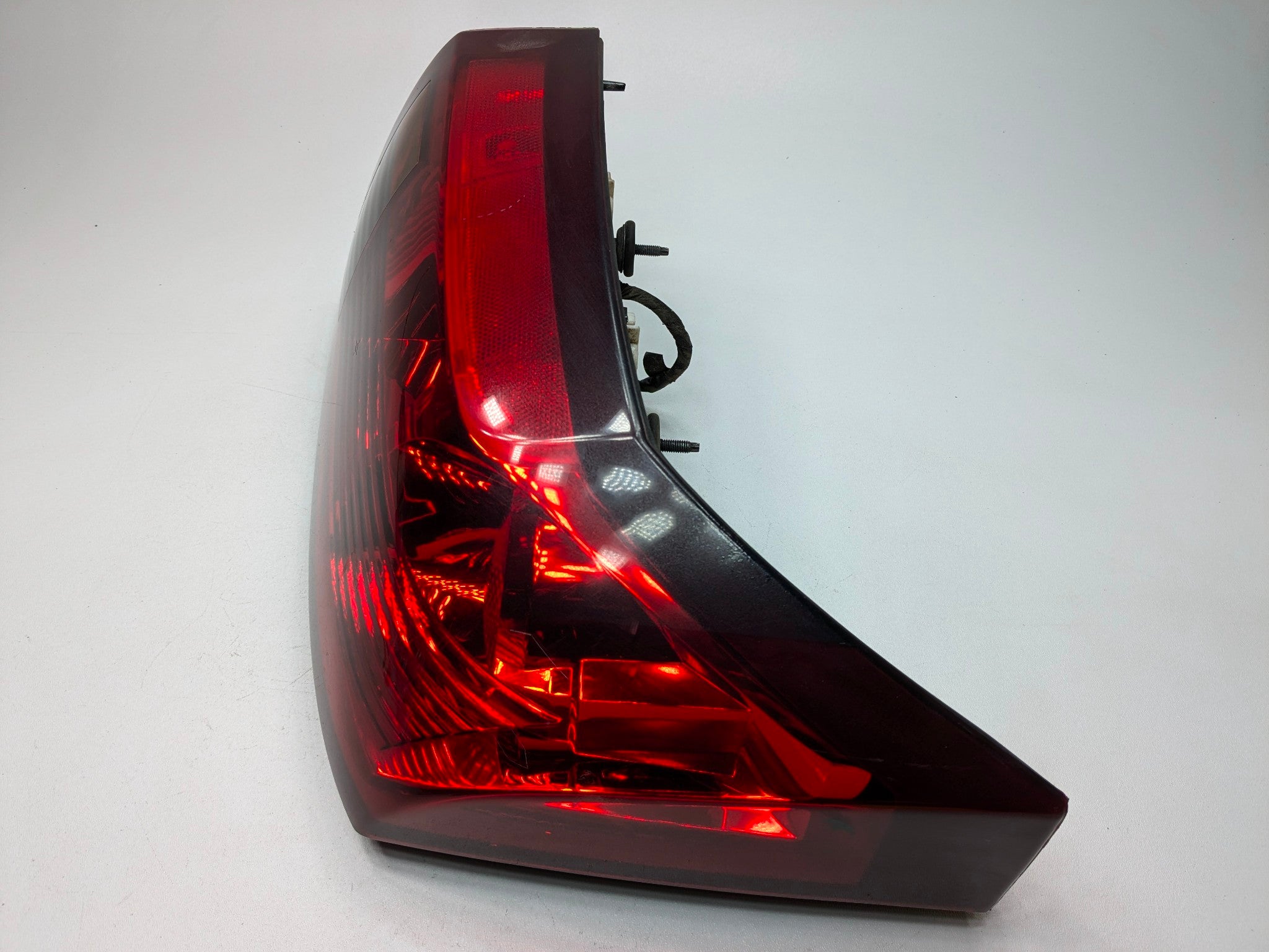 2005 - 2007 OEM CADILLAC CTS REAR LEFT DRIVER SIDE TAIL LIGHT ASSEMBLY