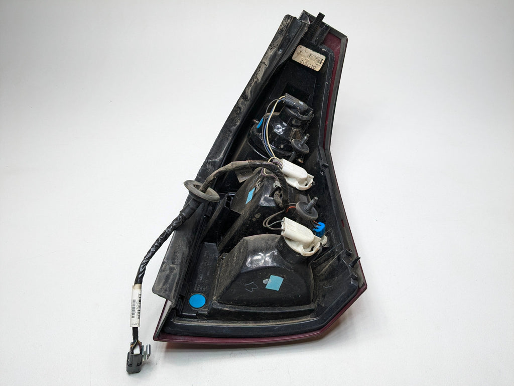 2005 - 2007 OEM CADILLAC CTS REAR LEFT DRIVER SIDE TAIL LIGHT ASSEMBLY