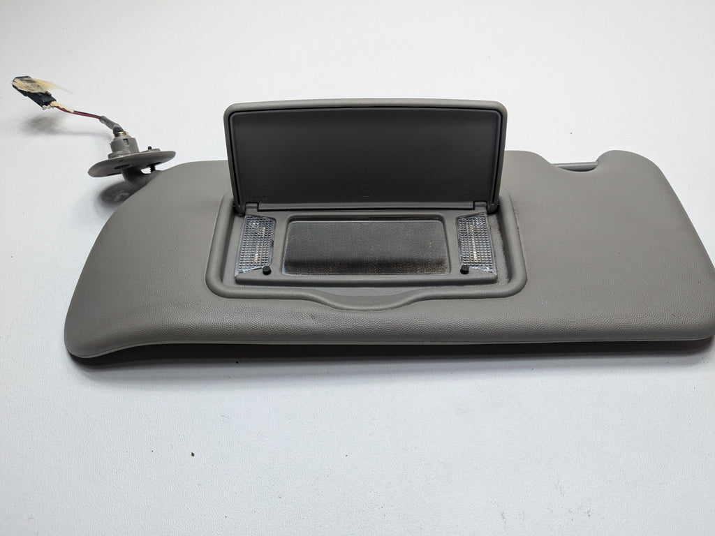 05 - 07 OEM CADILLAC CTS FRONT LEFT DRIVER SIDE UPPER ROOF SUN VISOR WITH MIRROR