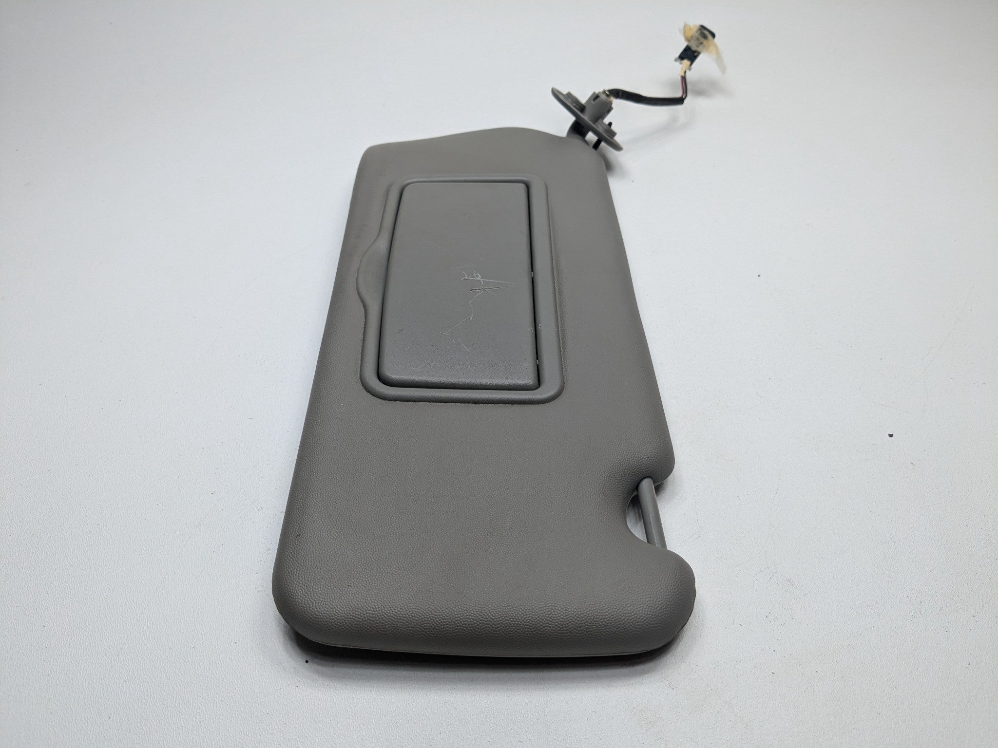 05 - 07 OEM CADILLAC CTS FRONT LEFT DRIVER SIDE UPPER ROOF SUN VISOR WITH MIRROR