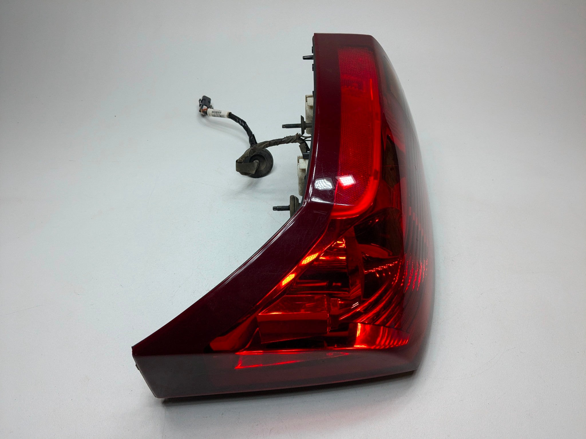 2005 - 2007 OEM CADILLAC CTS REAR RIGHT PASSENGER SIDE TAIL LIGHT ASSEMBLY