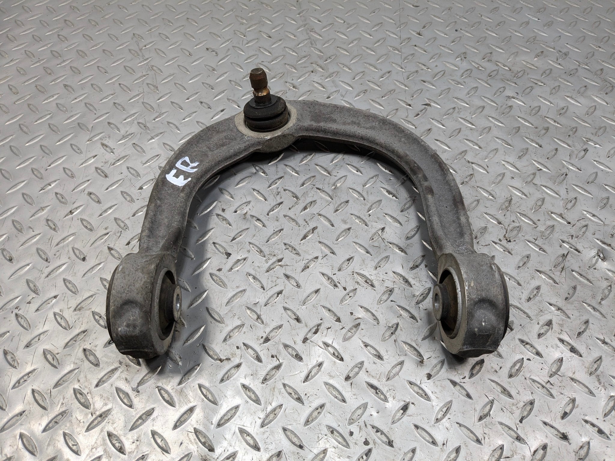 2005 - 2007 OEM CADILLAC CTS FRONT RIGHT PASSENGER SIDE UPPER CONTROL ARM