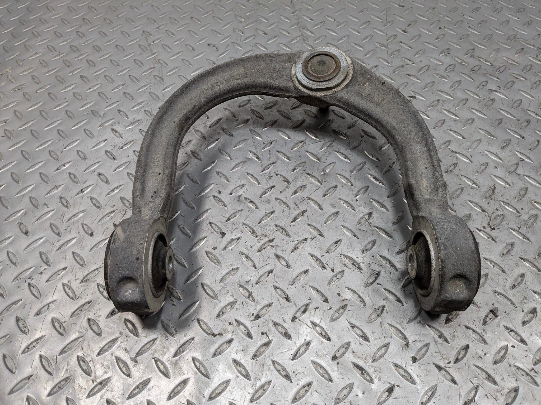 2005 - 2007 OEM CADILLAC CTS FRONT RIGHT PASSENGER SIDE UPPER CONTROL ARM