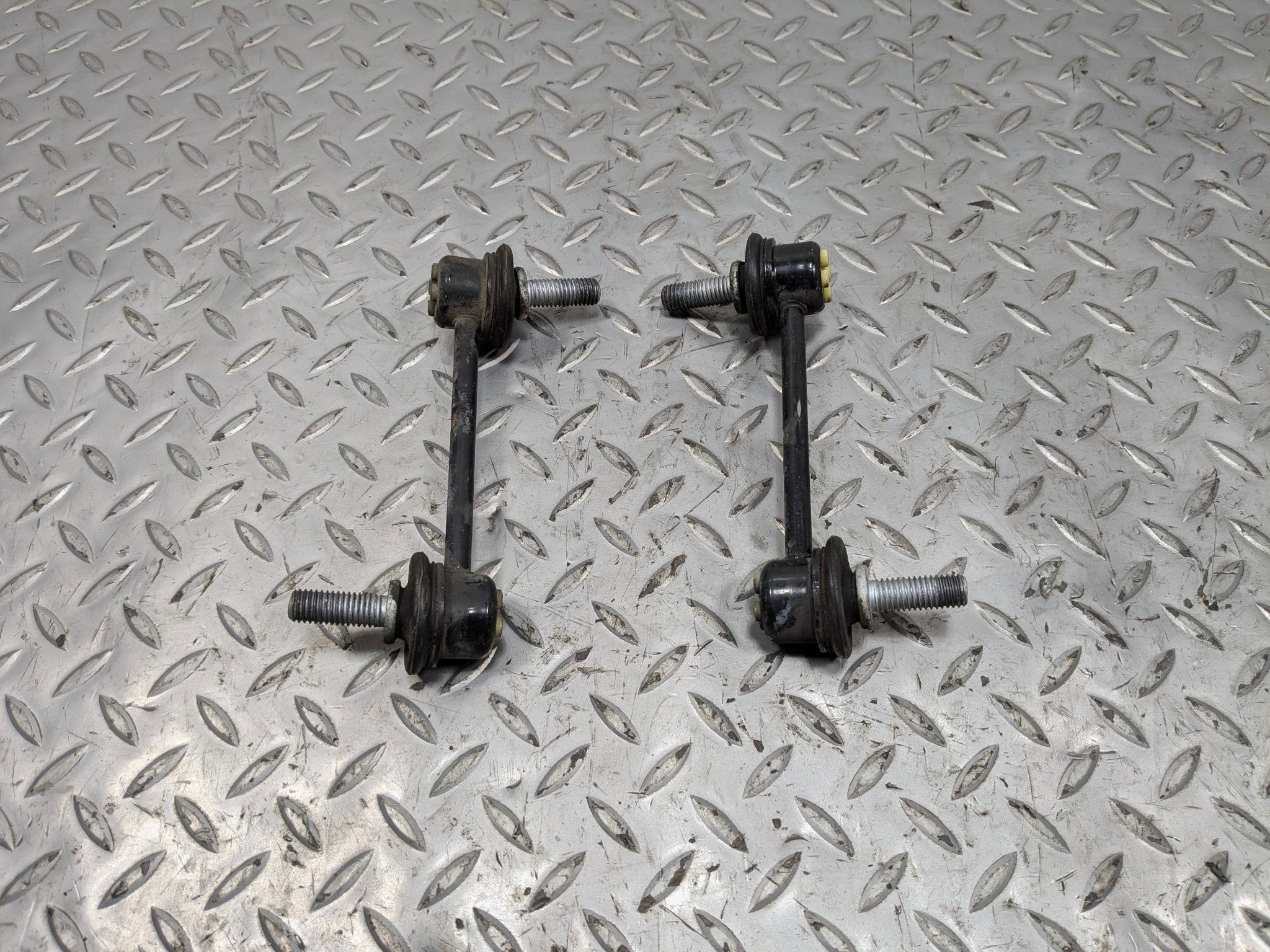 2005 - 2007 OEM CADILLAC CTS FRONT LEFT AND RIGHT SIDE STABILIZER SWAY BAR LINK