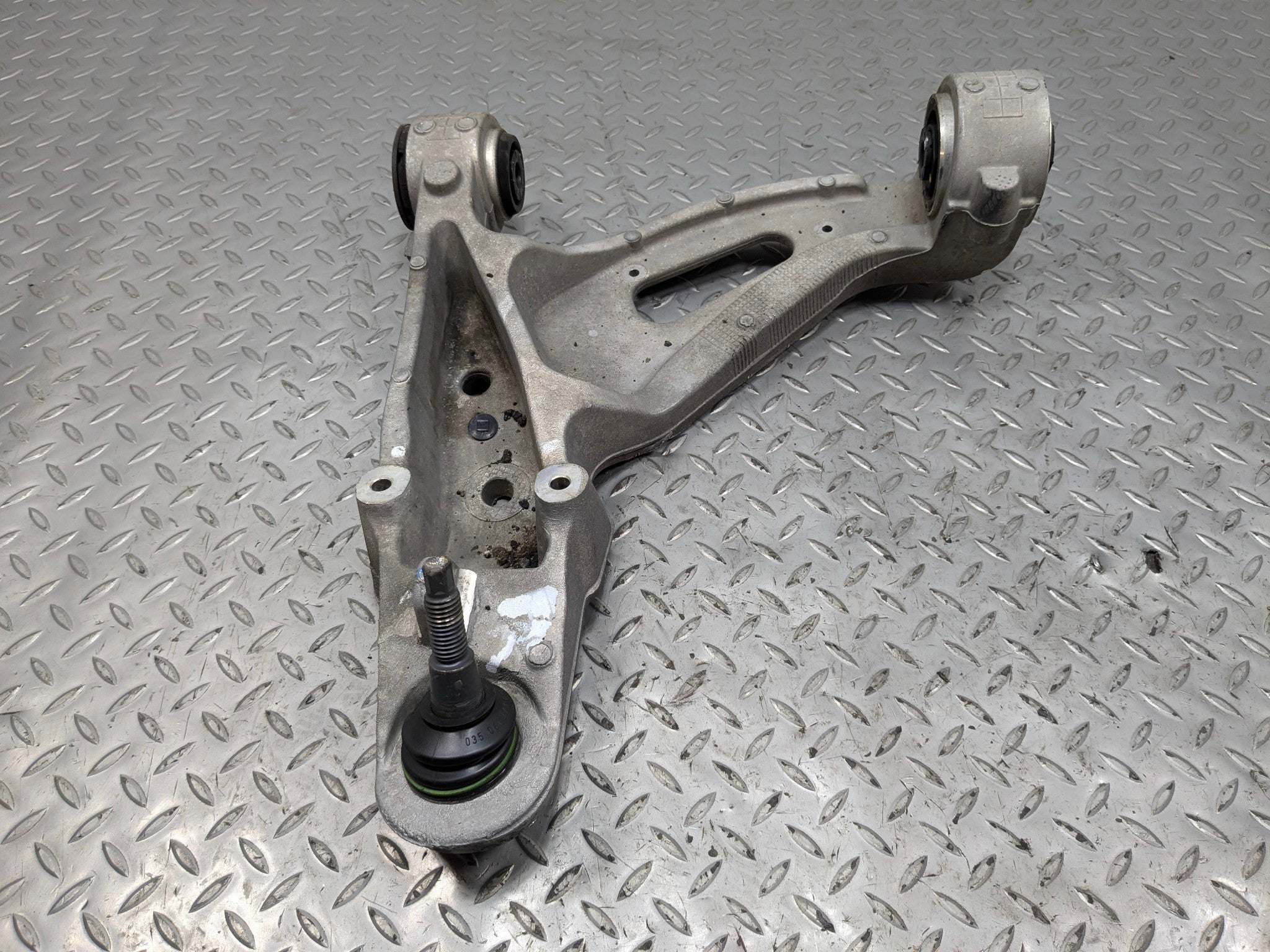 2005 - 2007 OEM CADILLAC CTS FRONT RIGHT PASSENGER SIDE LOWER CONTROL ARM