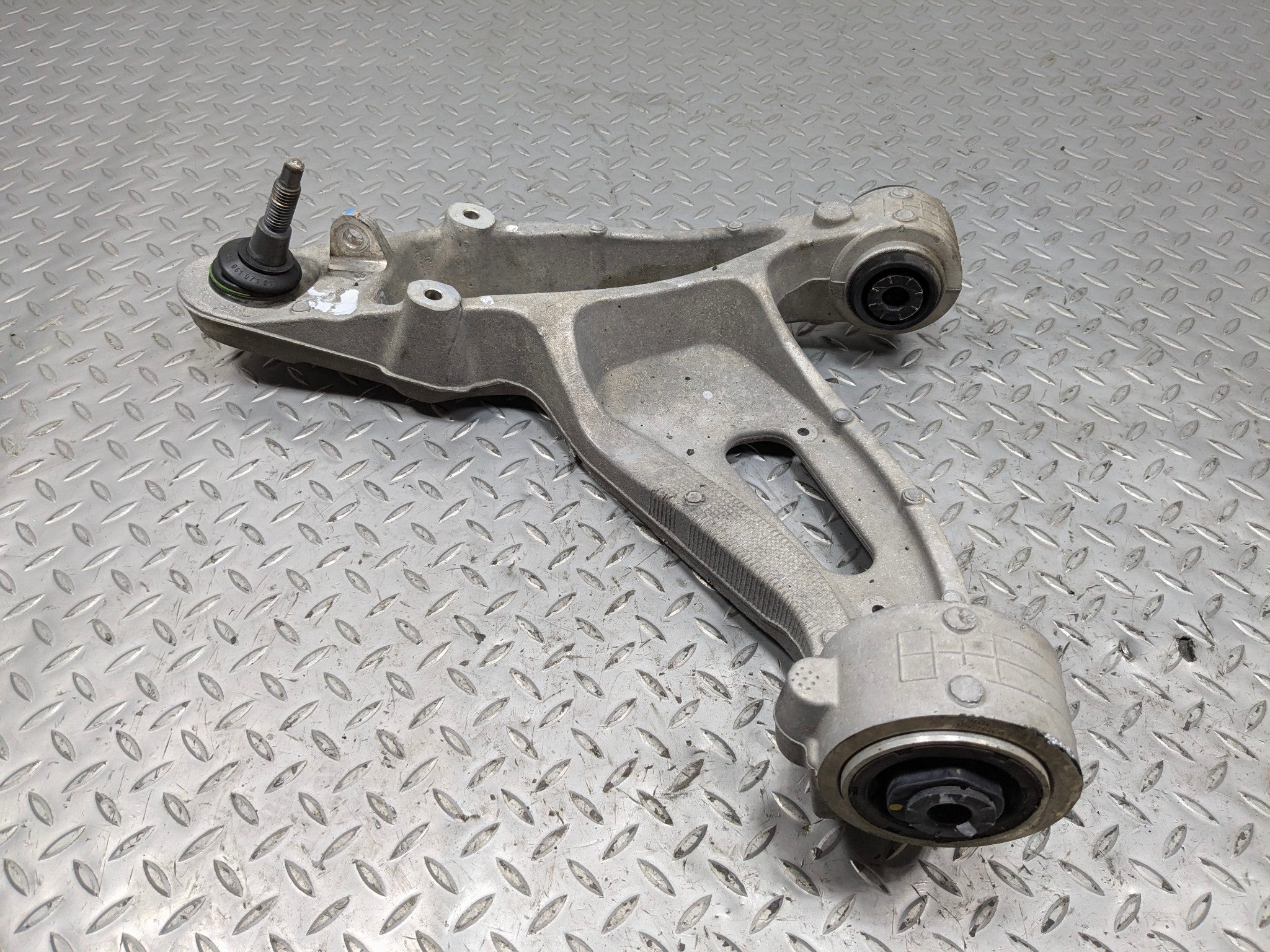 2005 - 2007 OEM CADILLAC CTS FRONT RIGHT PASSENGER SIDE LOWER CONTROL ARM