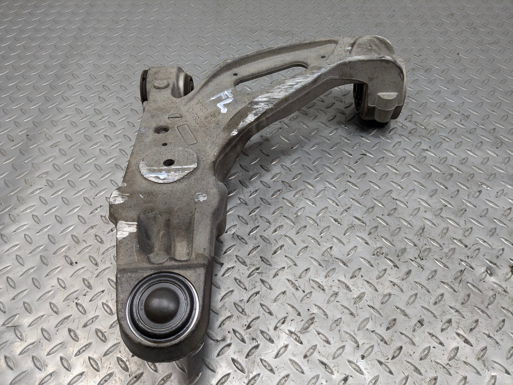 2005 - 2007 OEM CADILLAC CTS FRONT LEFT DRIVER SIDE LOWER CONTROL ARM