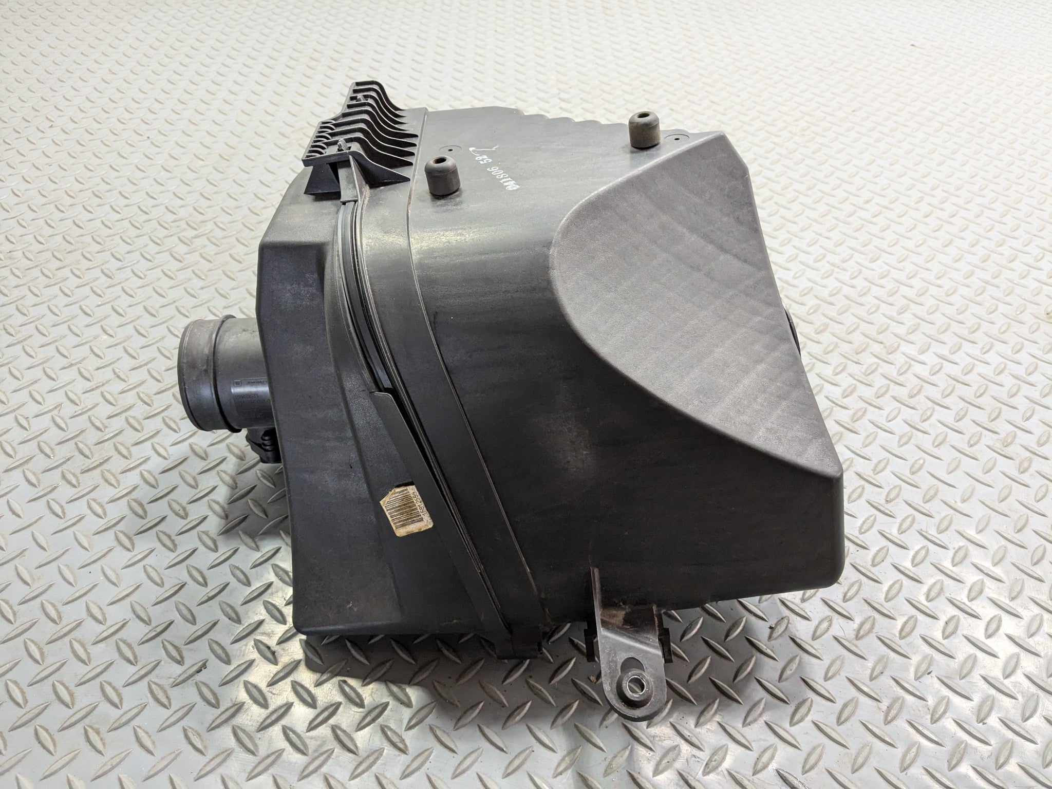 2005 - 2007 OEM CADILLAC CTS ENGINE AIR INTAKE CLEANER BOX 2.8L