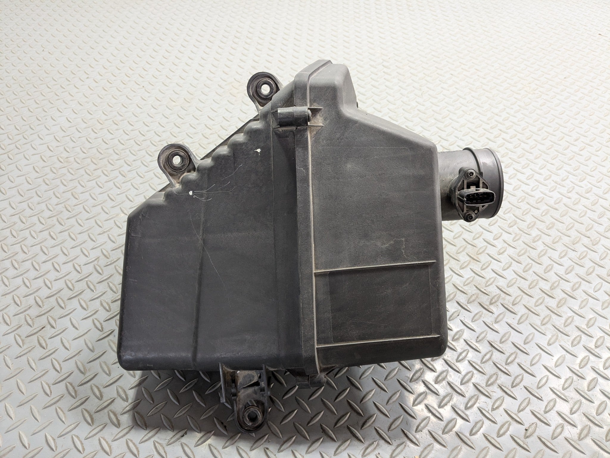2005 - 2007 OEM CADILLAC CTS ENGINE AIR INTAKE CLEANER BOX 2.8L