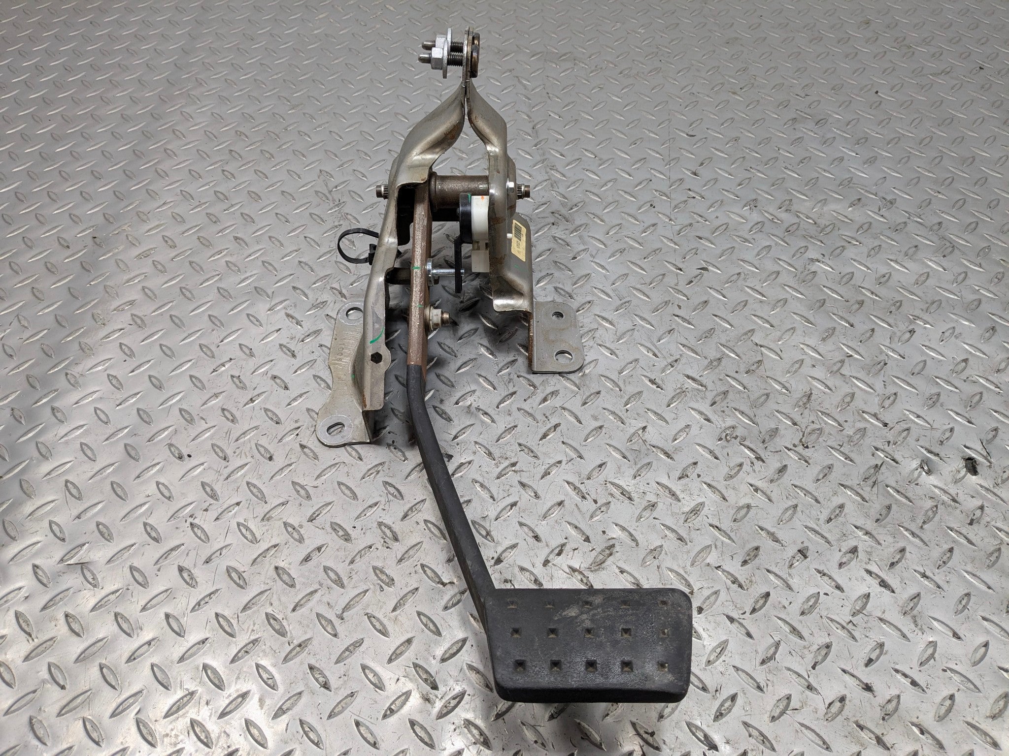 2005 - 2007 OEM CADILLAC CTS BRAKE PADEL ASSEMBLY