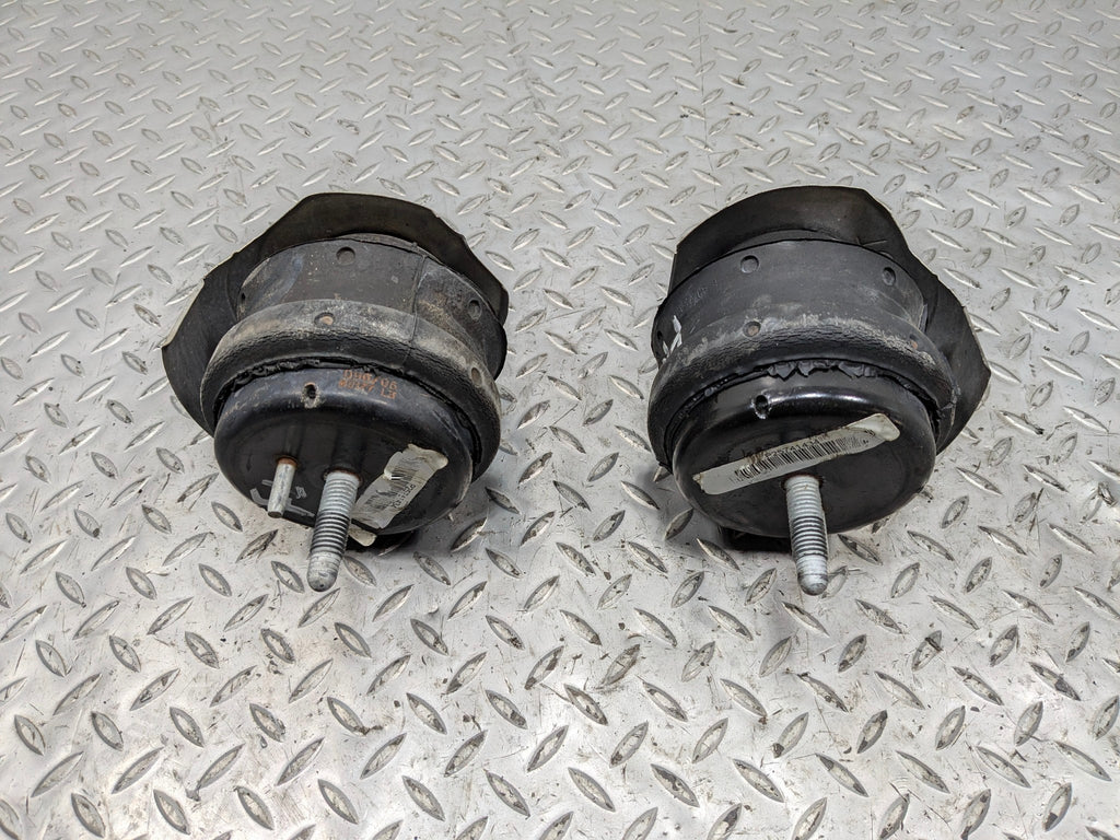 2005 - 2007 OEM CADILLAC CTS FRONT LEFT AND RIGHT SIDE ENGINE MOUNT SUPPORT