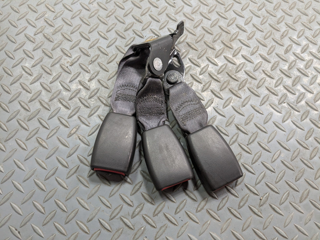 2005 - 2007 OEM CADILLAC CTS REAR SEAT BELT BUCKLE SET