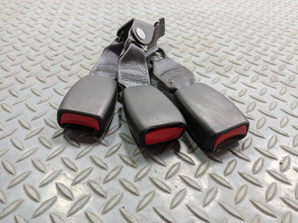 2005 - 2007 OEM CADILLAC CTS REAR SEAT BELT BUCKLE SET