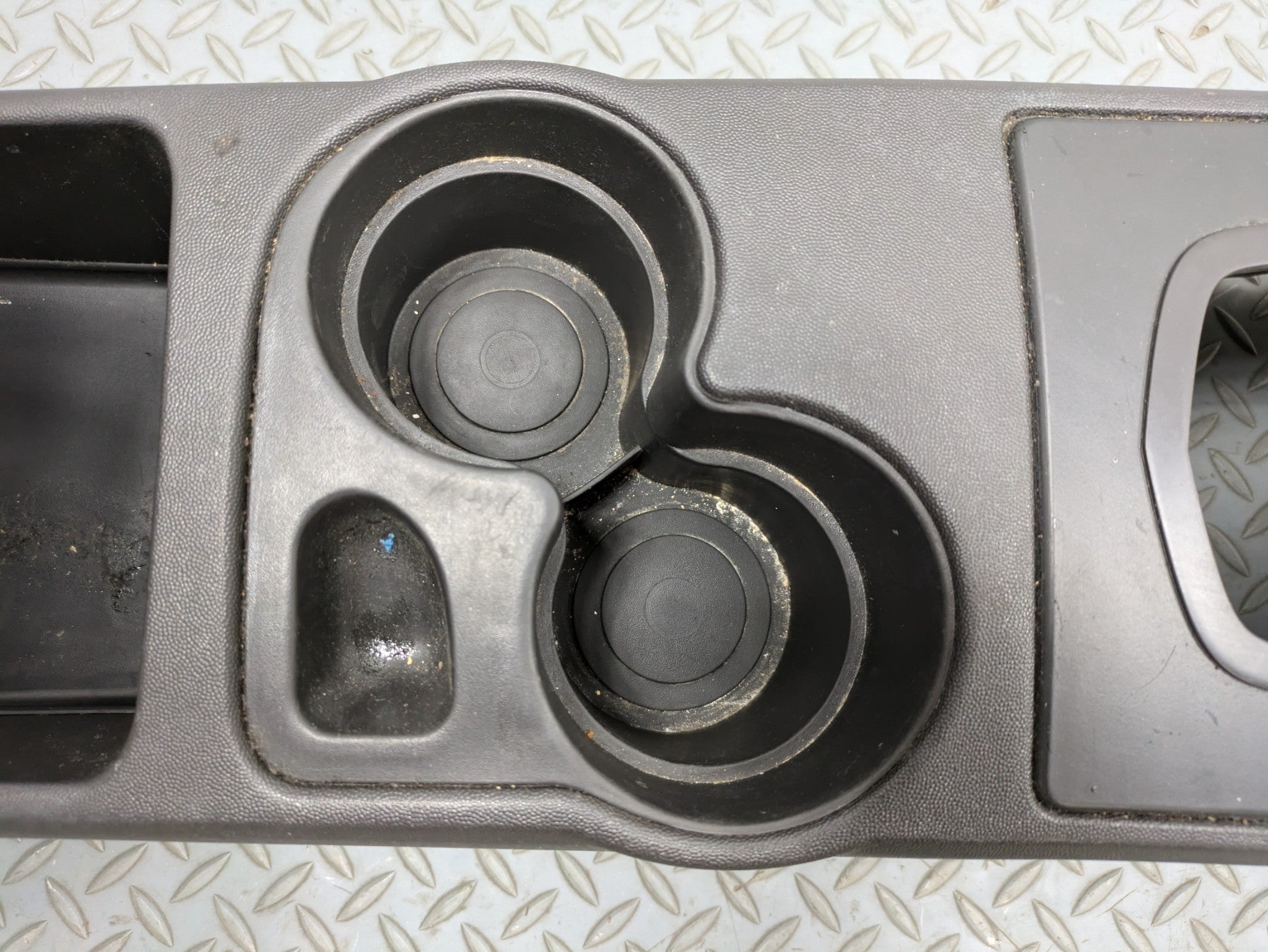 05 - 07 OEM CADILLAC CTS FRONT FLOOR CENTER CONSOLE ARMREST STORAGE COMPARTMENT