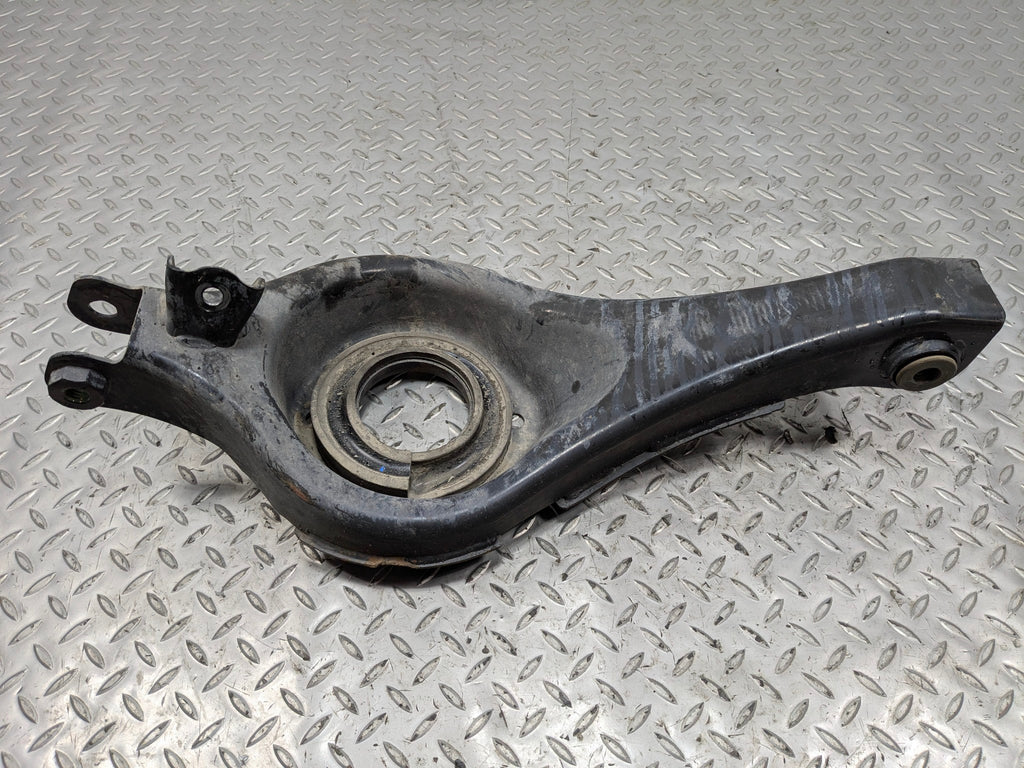 2005 - 2007 OEM CADILLAC CTS REAR RIGHT SIDE LOWER CONTROL ARM SPRING PERCH