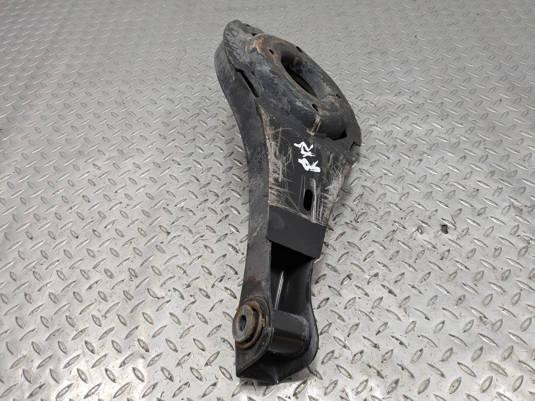 2005 - 2007 OEM CADILLAC CTS REAR RIGHT SIDE LOWER CONTROL ARM SPRING PERCH
