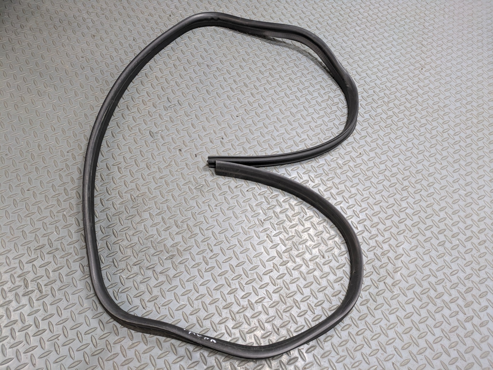 2005 - 2007 OEM CADILLAC CTS REAR TRUNK TAILGATE SEAL WEATHER STRIPPING