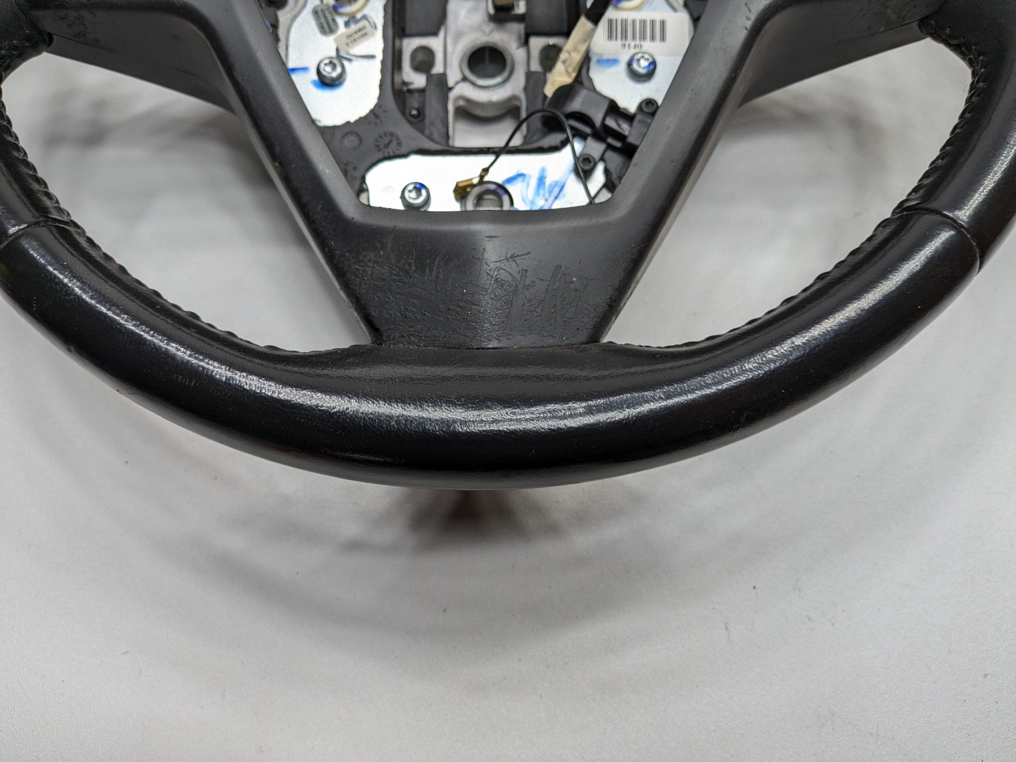 2005 - 2007 OEM CADILLAC CTS STEERING WHEEL WITH AUDIO CONTROL SWITCHES BLACK