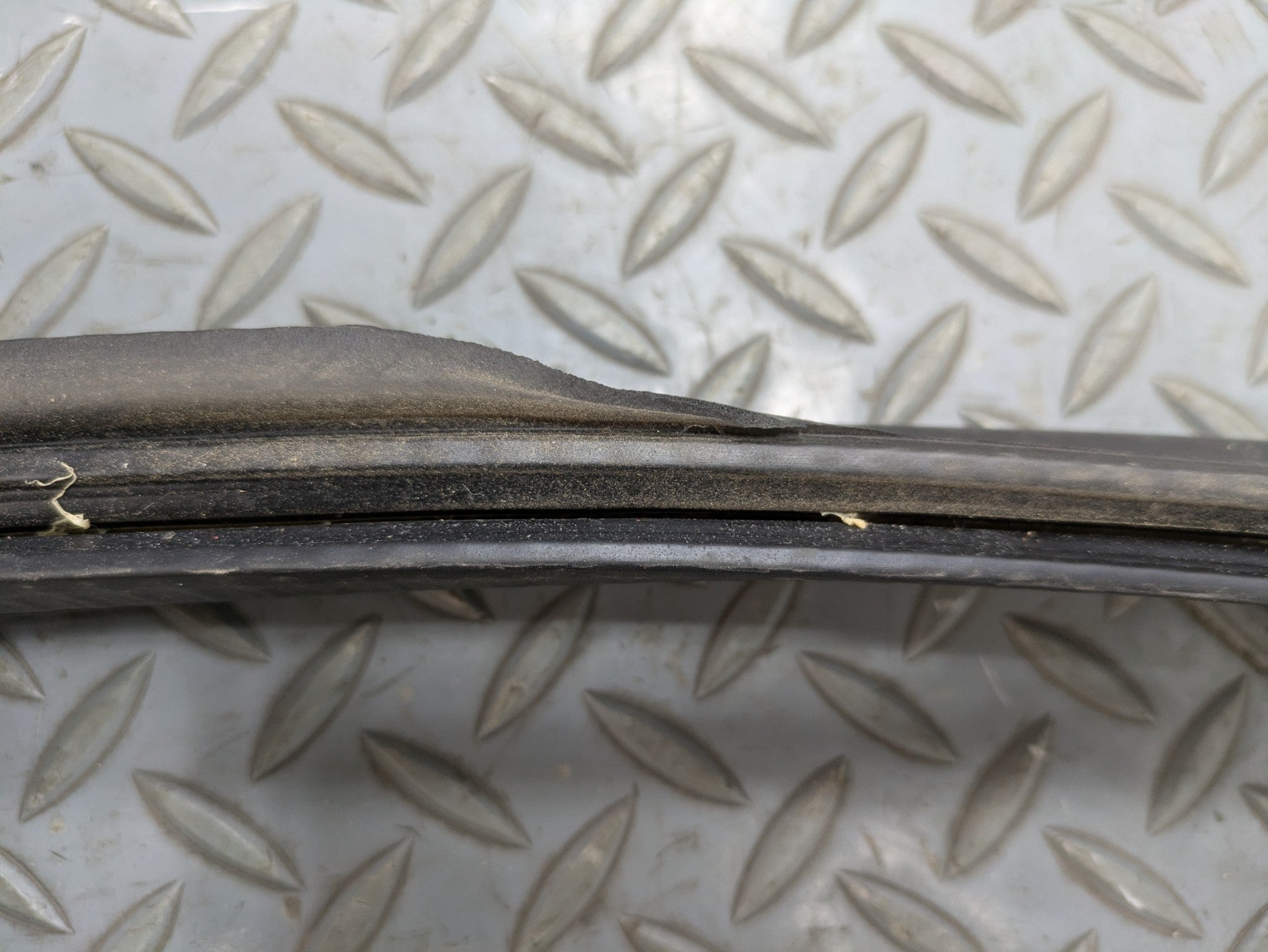 2005 - 2007 OEM CADILLAC CTS REAR TRUNK TAILGATE SEAL WEATHER STRIPPING