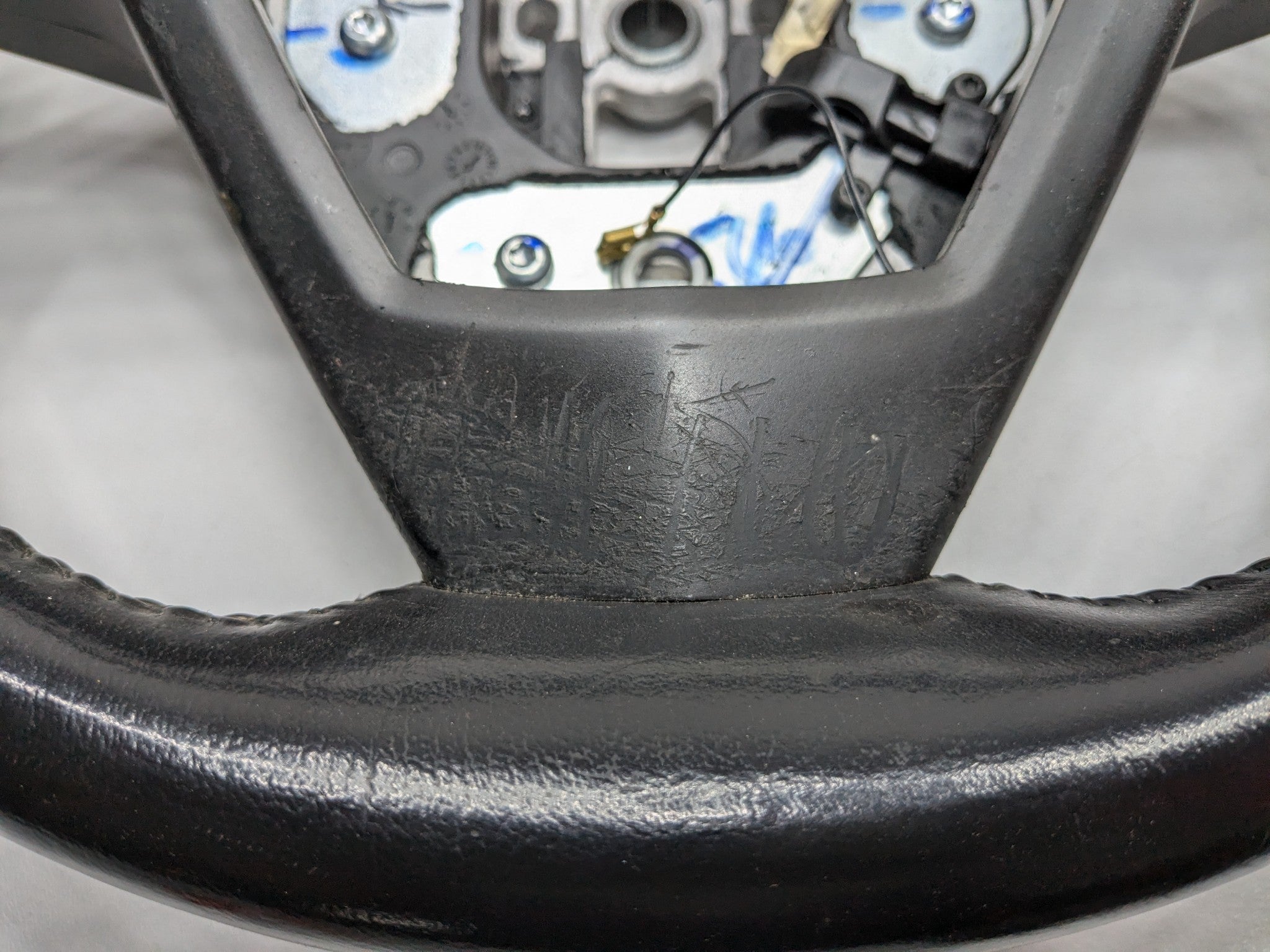 2005 - 2007 OEM CADILLAC CTS STEERING WHEEL WITH AUDIO CONTROL SWITCHES BLACK