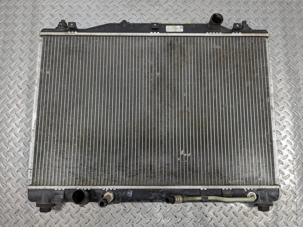 2005 - 2007 OEM CADILLAC CTS ENGINE MOTOR COOLING RADIATOR ASSEMBLY