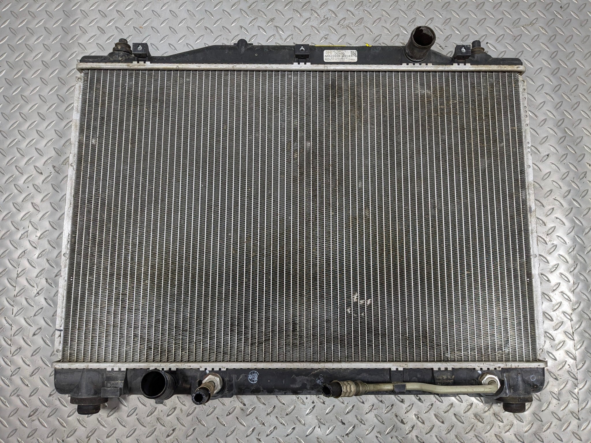 2005 - 2007 OEM CADILLAC CTS ENGINE MOTOR COOLING RADIATOR ASSEMBLY