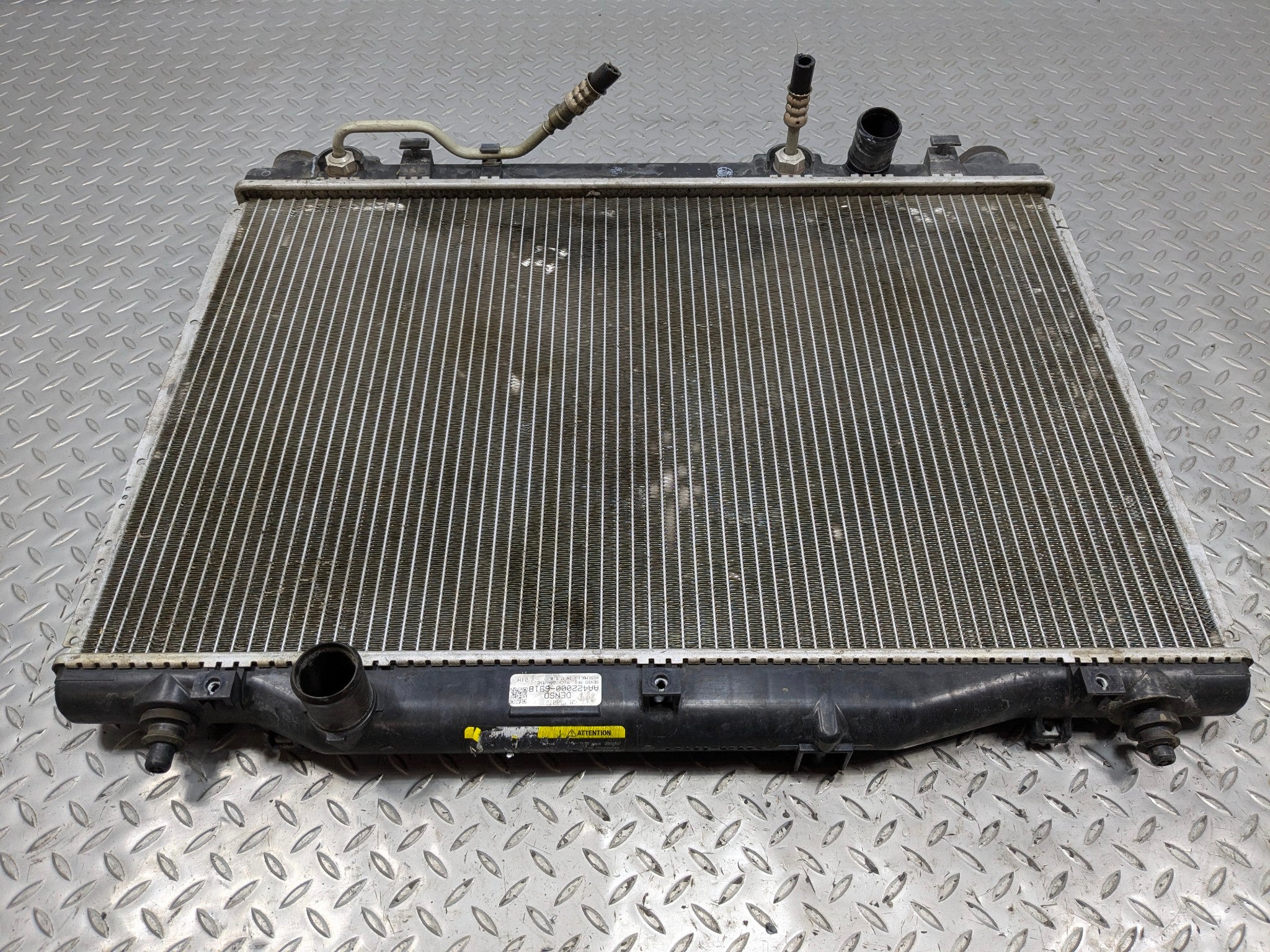 2005 - 2007 OEM CADILLAC CTS ENGINE MOTOR COOLING RADIATOR ASSEMBLY