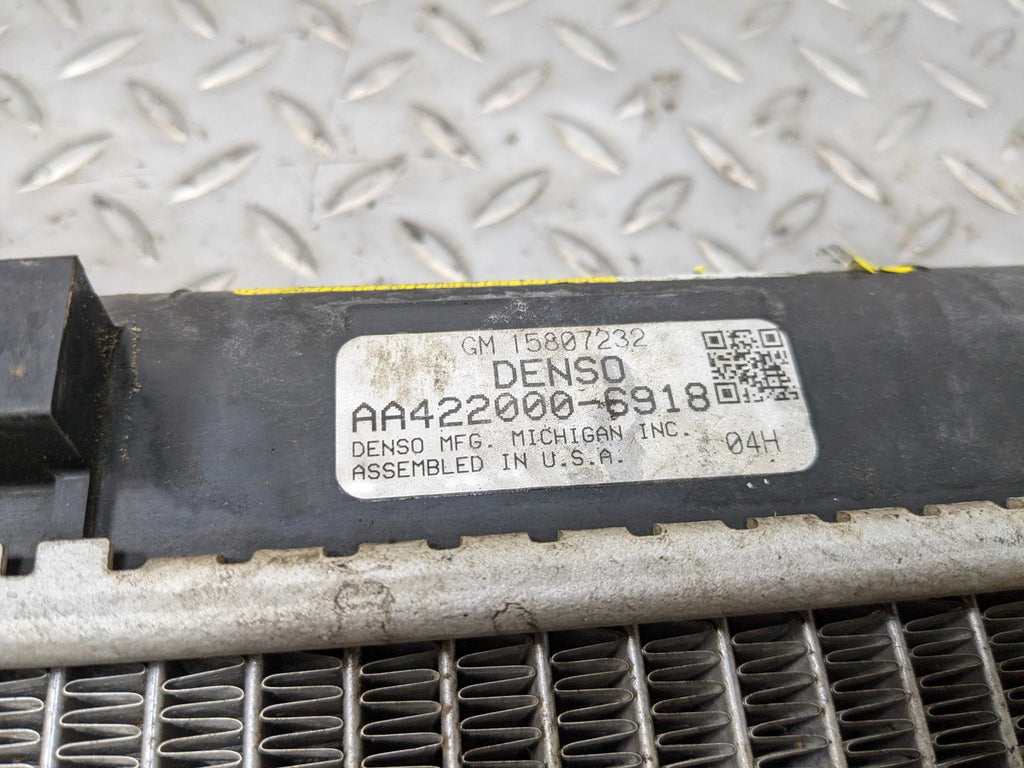 2005 - 2007 OEM CADILLAC CTS ENGINE MOTOR COOLING RADIATOR ASSEMBLY