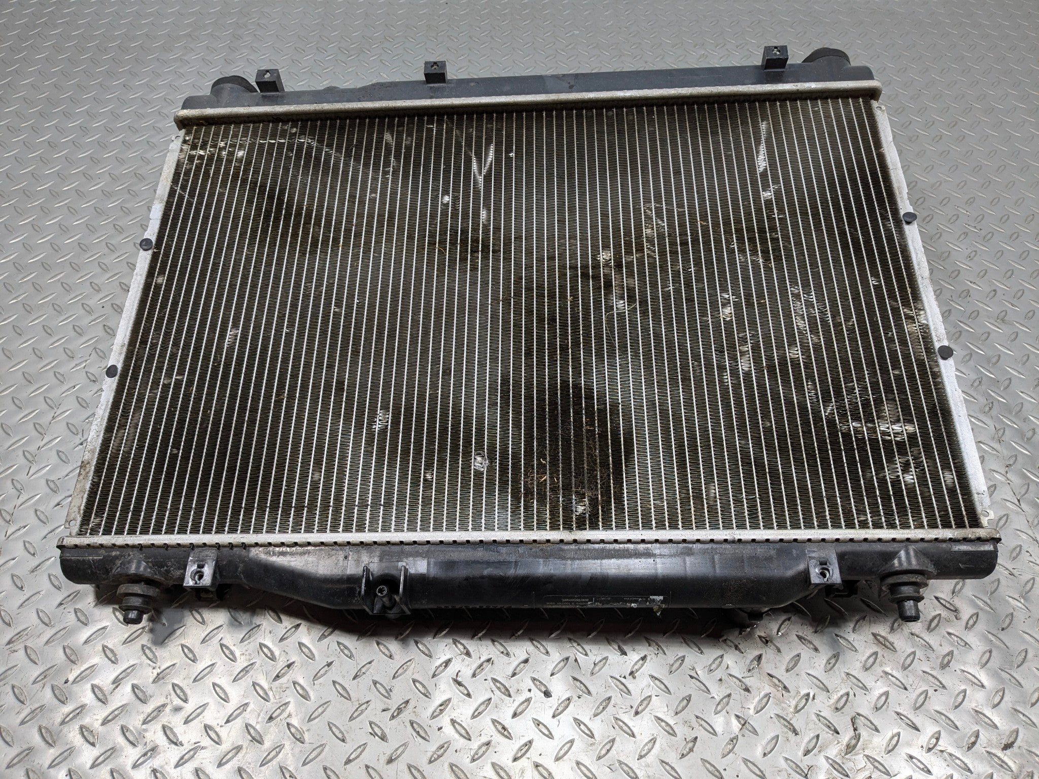2005 - 2007 OEM CADILLAC CTS ENGINE MOTOR COOLING RADIATOR ASSEMBLY