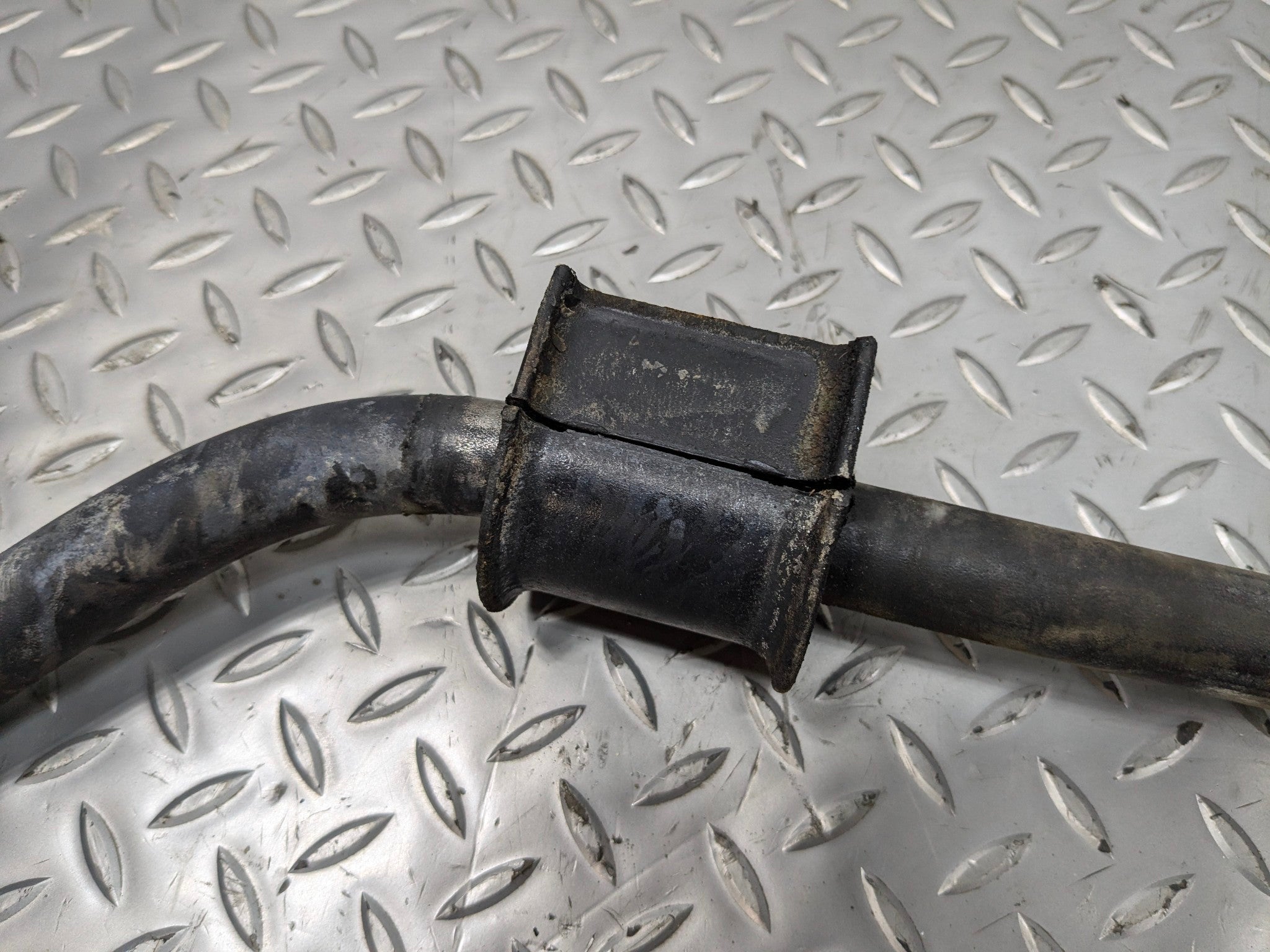2005 - 2007 OEM CADILLAC CTS FRONT SIDE SUSPENSION STABILIZER BAR ASSEMBLY