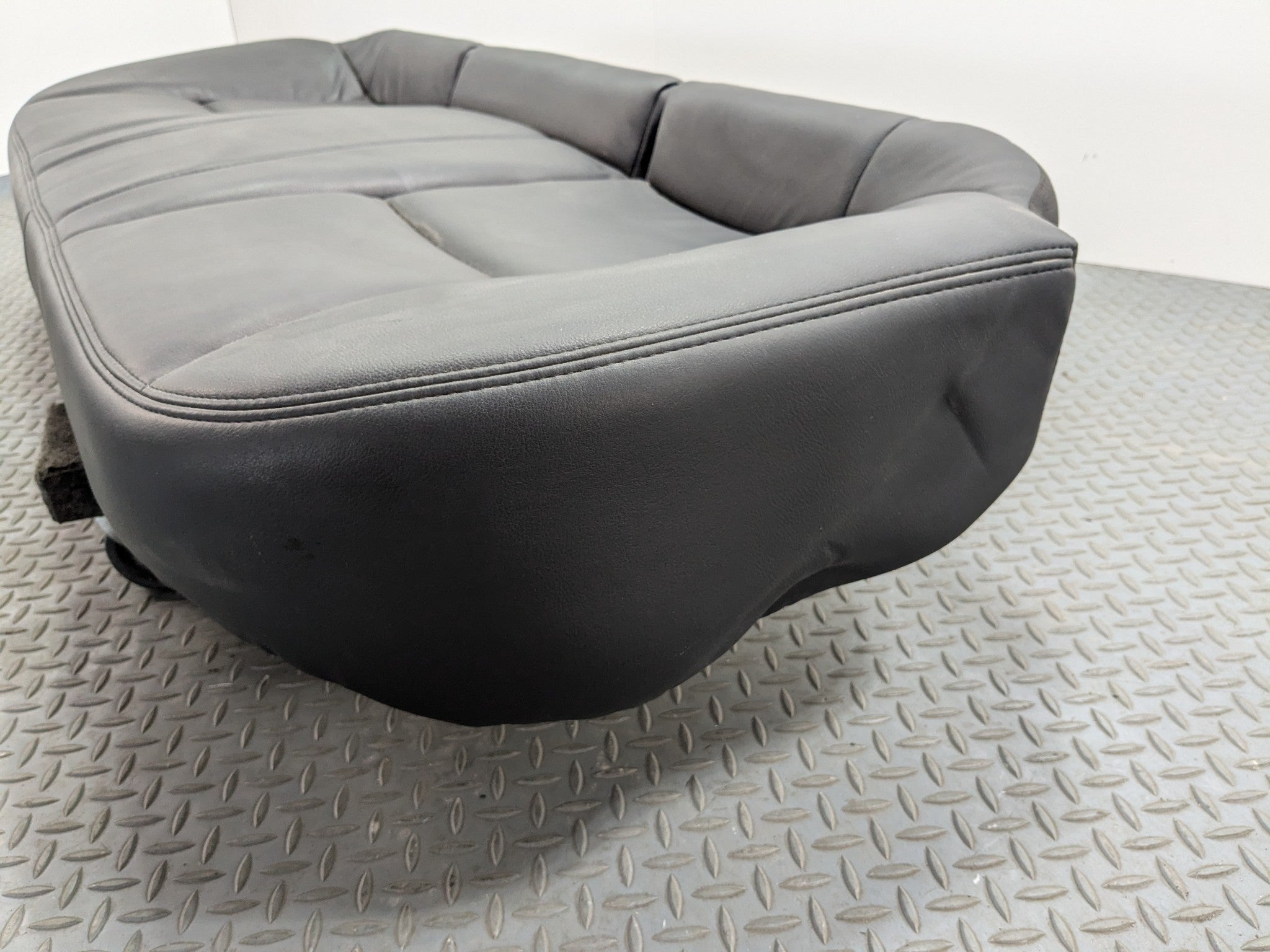 2005 - 2007 OEM CADILLAC CTS REAR LOWER SEAT CUSHION LEATHER BLACK