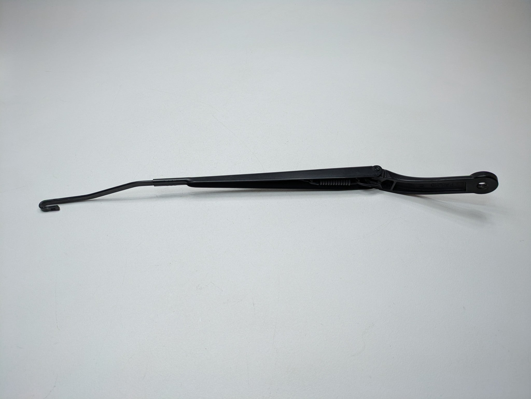 2005 - 2007 OEM CADILLAC CTS FRONT RIGHT PASSENGER SIDE WINDSHIELD WIPER ARM