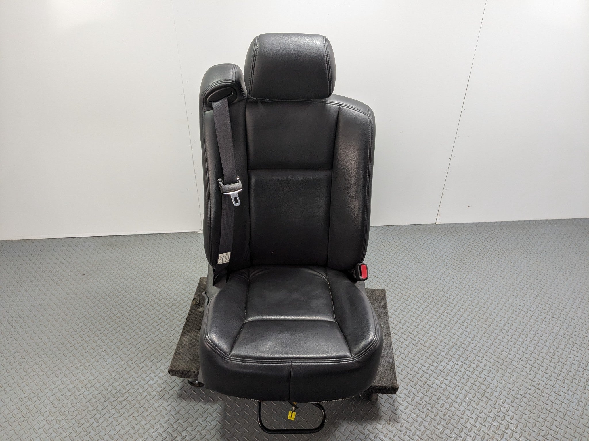 2005 - 2007 OEM CADILLAC CTS FRONT RIGHT SIDE SEAT ASSEMBLY BLACK LEATHER