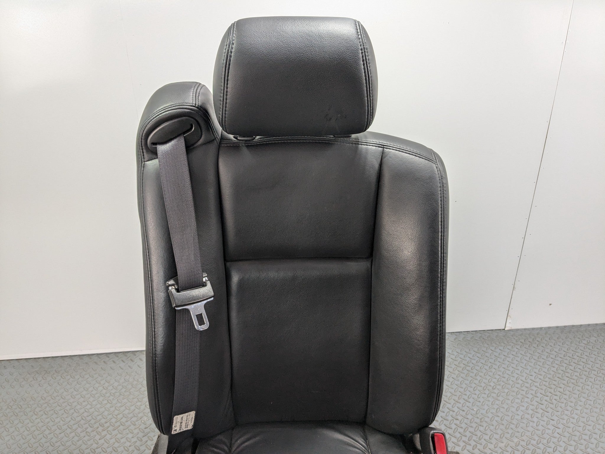 2005 - 2007 OEM CADILLAC CTS FRONT RIGHT SIDE SEAT ASSEMBLY BLACK LEATHER