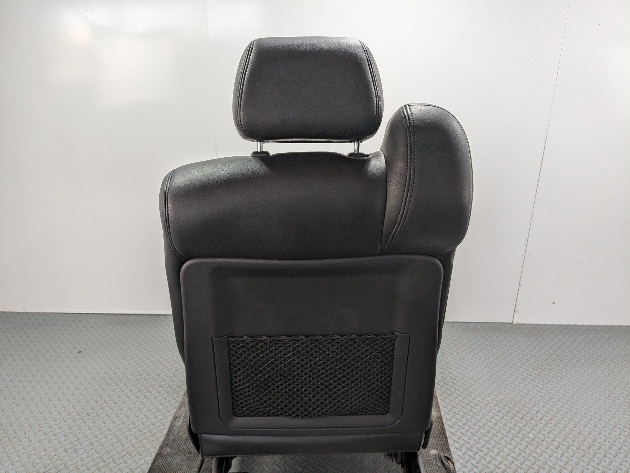 2005 - 2007 OEM CADILLAC CTS FRONT RIGHT SIDE SEAT ASSEMBLY BLACK LEATHER