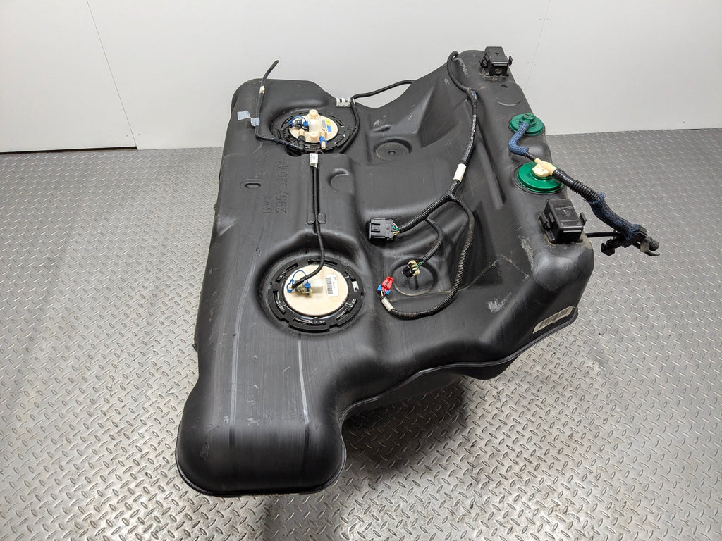 2005 - 2007 OEM CADILLAC CTS 17.0 GAS FUEL TANK RESERVOIR ASSEMBLY