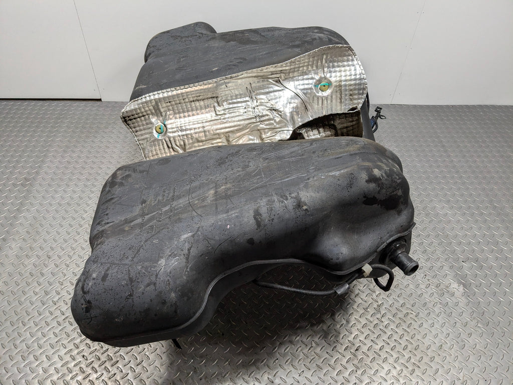 2005 - 2007 OEM CADILLAC CTS 17.0 GAS FUEL TANK RESERVOIR ASSEMBLY