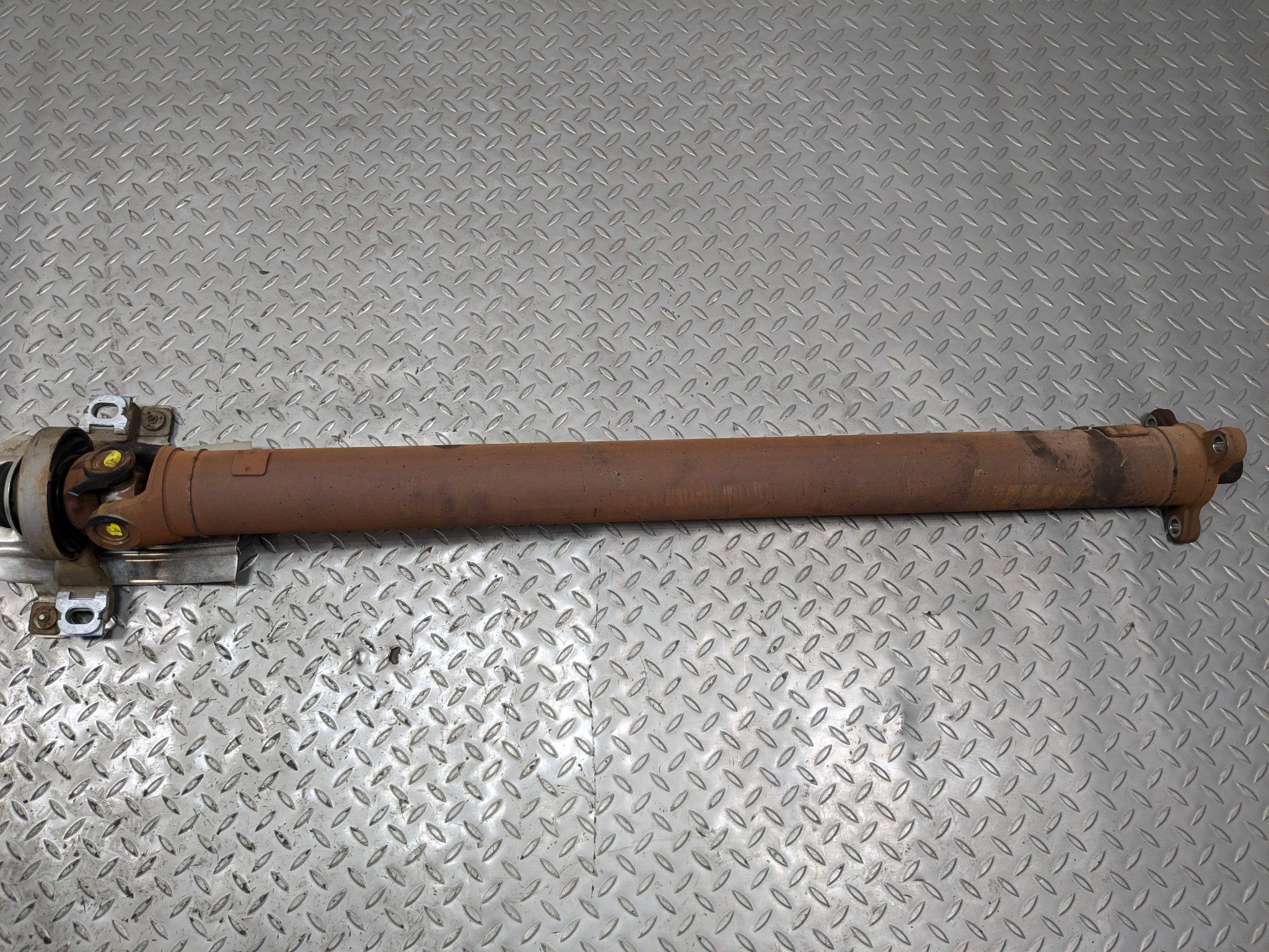 2005 - 2007 OEM CADILLAC CTS REAR DRIVE SHAFT CARDAN PROPELLER ASSEMBLY