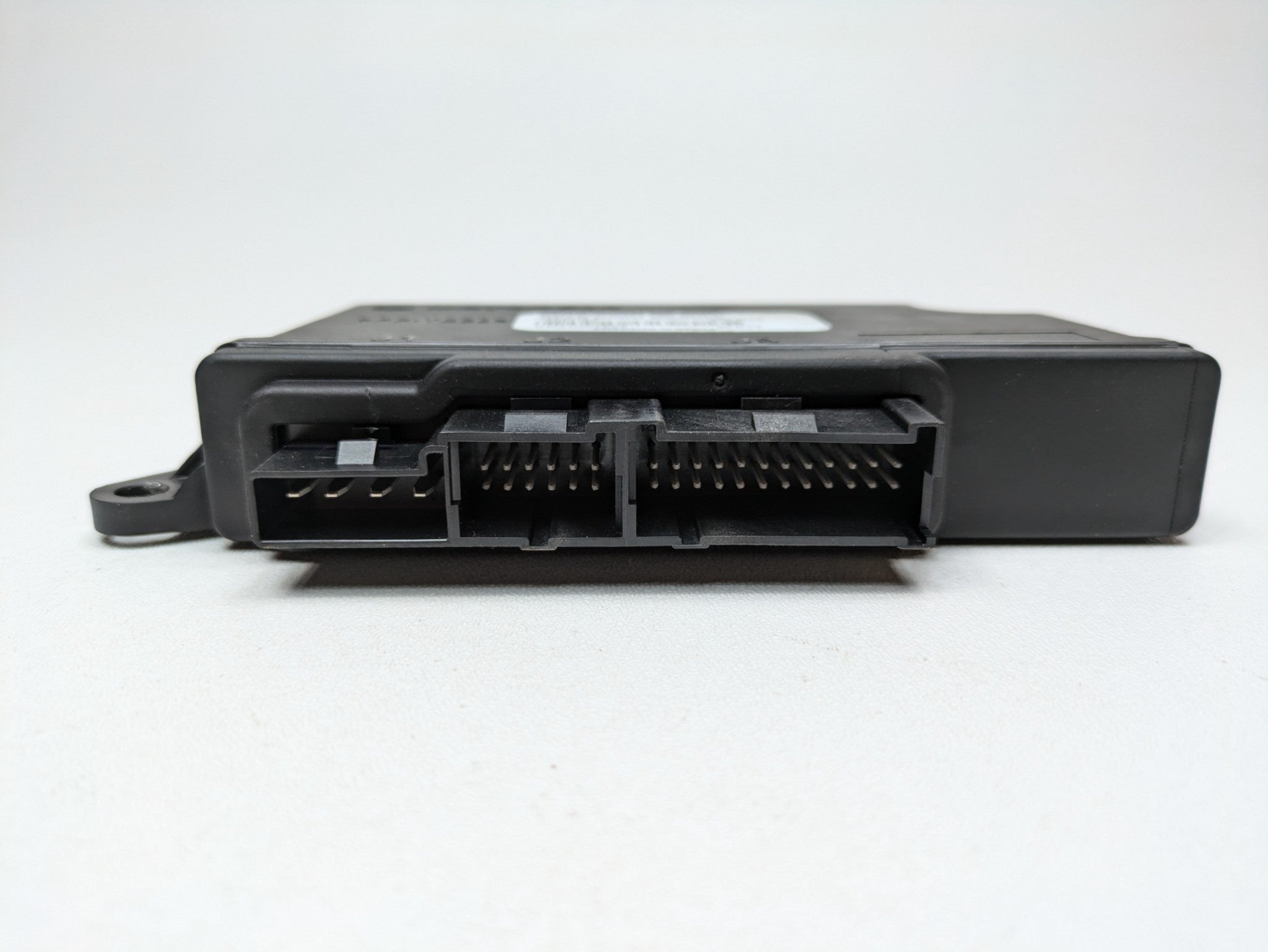 2005 - 2007 OEM CADILLAC CTS MULTIFUNCTION REAR DOOR CONTROL MODULE UNIT