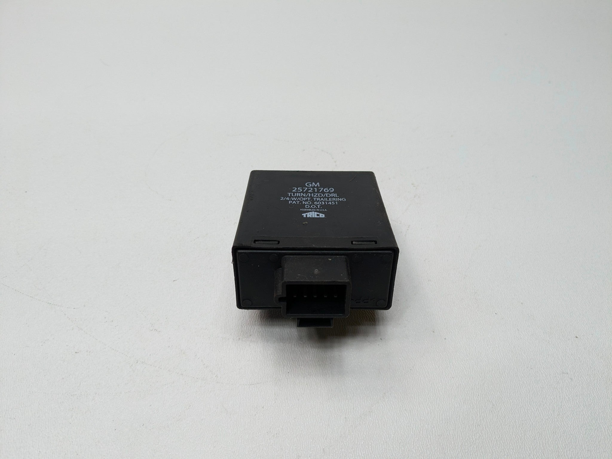 2005 - 2007 OEM CADILLAC CTS HAZARD AND TURN SIGNAL FLASHER CONTROL MODULE UNIT