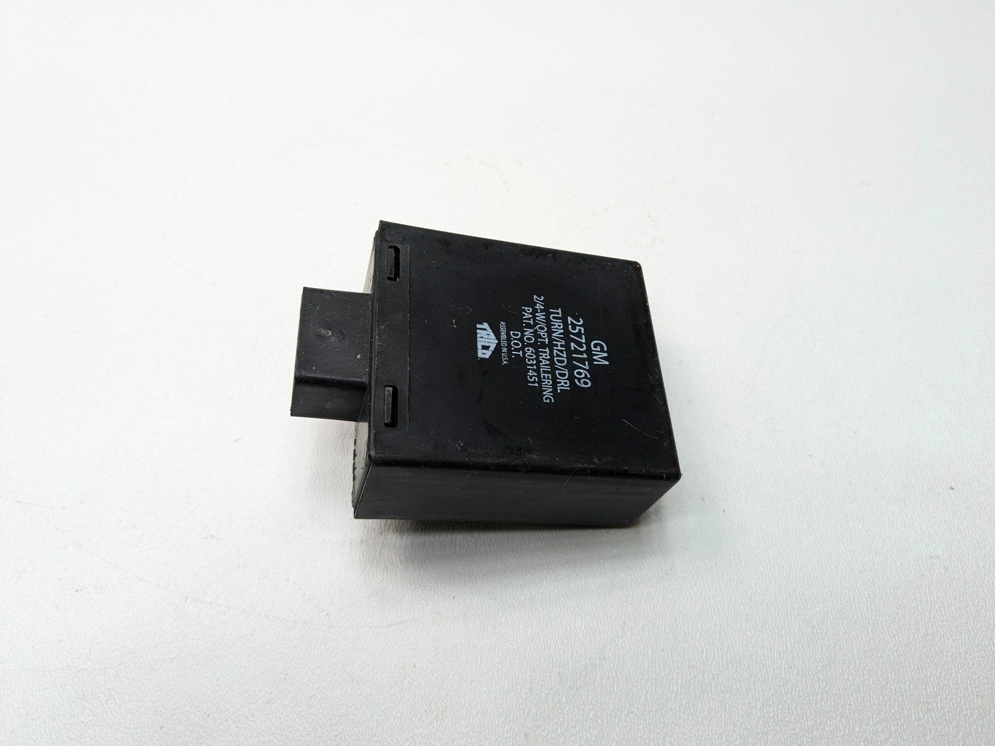 2005 - 2007 OEM CADILLAC CTS HAZARD AND TURN SIGNAL FLASHER CONTROL MODULE UNIT