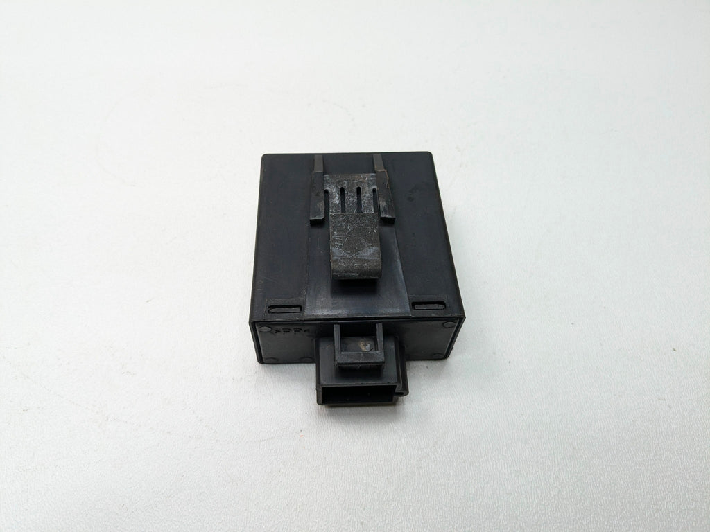 2005 - 2007 OEM CADILLAC CTS HAZARD AND TURN SIGNAL FLASHER CONTROL MODULE UNIT
