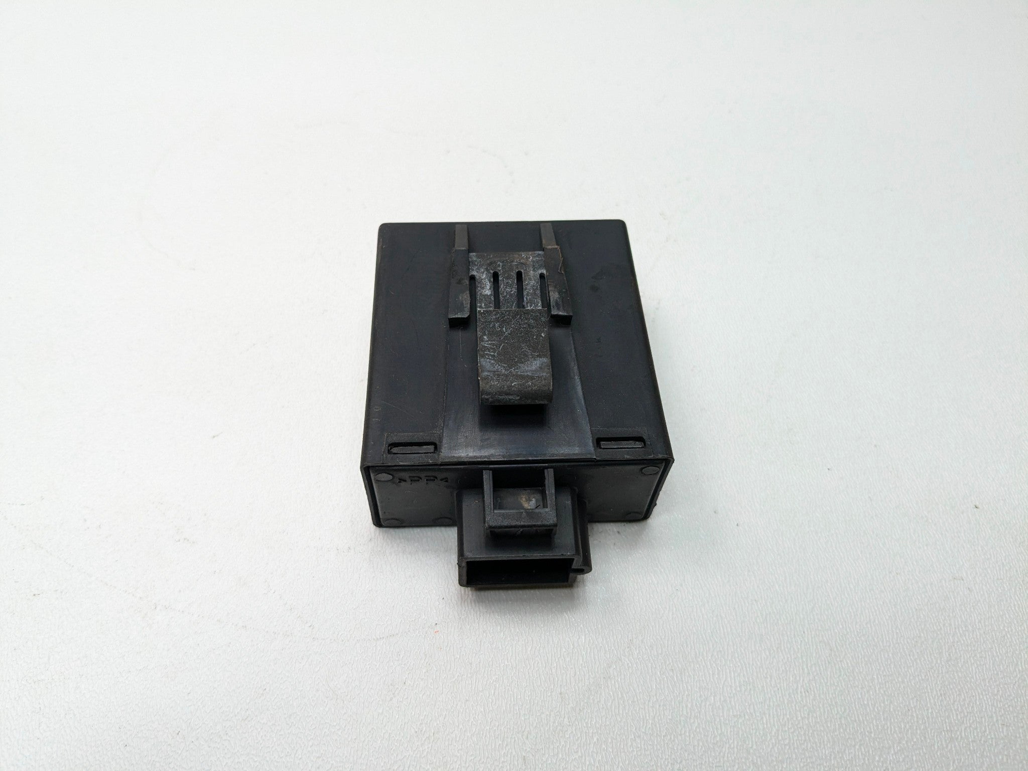 2005 - 2007 OEM CADILLAC CTS HAZARD AND TURN SIGNAL FLASHER CONTROL MODULE UNIT