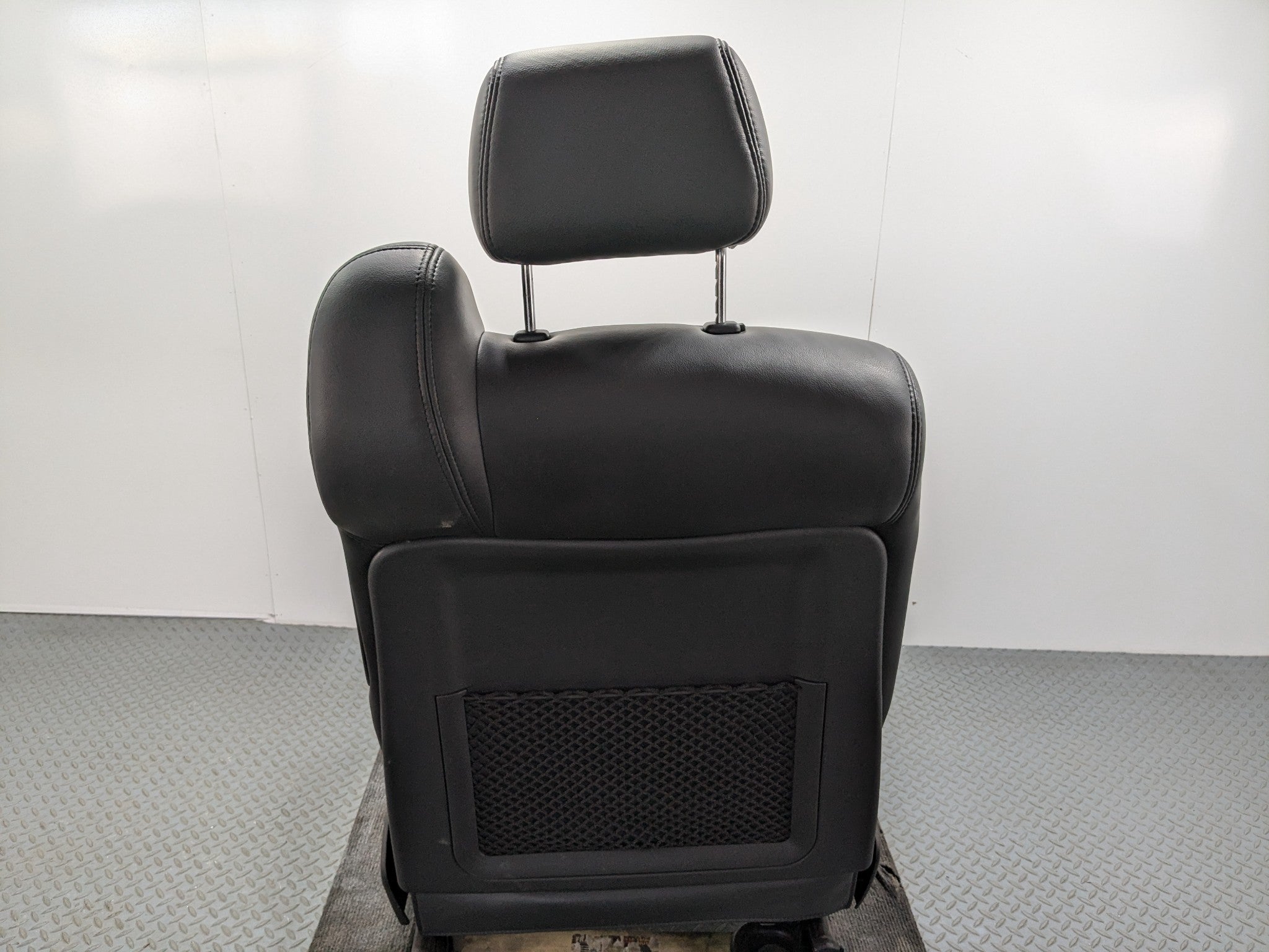 2005 - 2007 OEM CADILLAC CTS FRONT LEFT DRIVER SIDE SEAT ASSEMBLY BLACK LEATHER