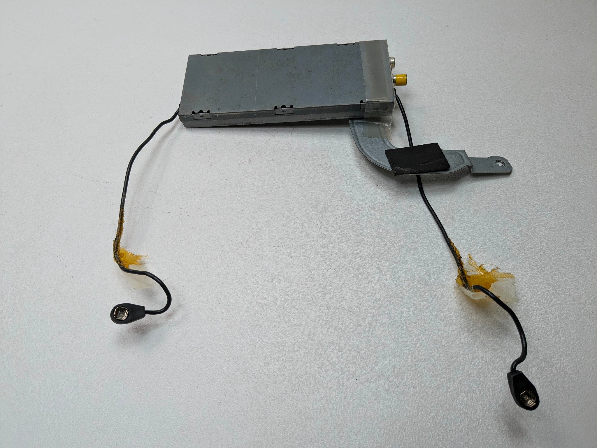 2005 - 2007 OEM CADILLAC CTS RADIO ANTENNA AMPLIFIER CONTROL MODULE UNIT