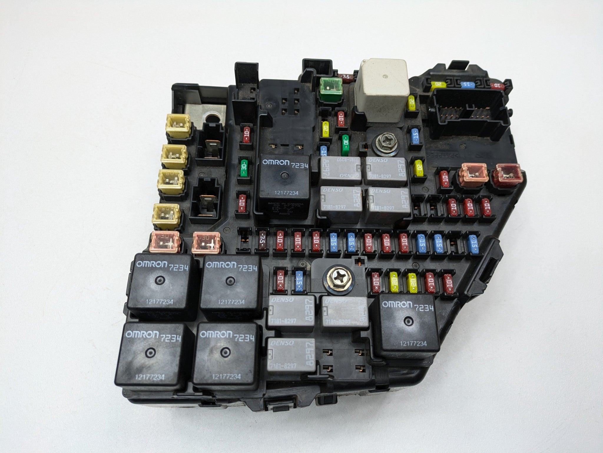 2005 - 2007 OEM CADILLAC CTS INTERIOR CABIN ENGINE FUSE RELAY JUNCTION BOX