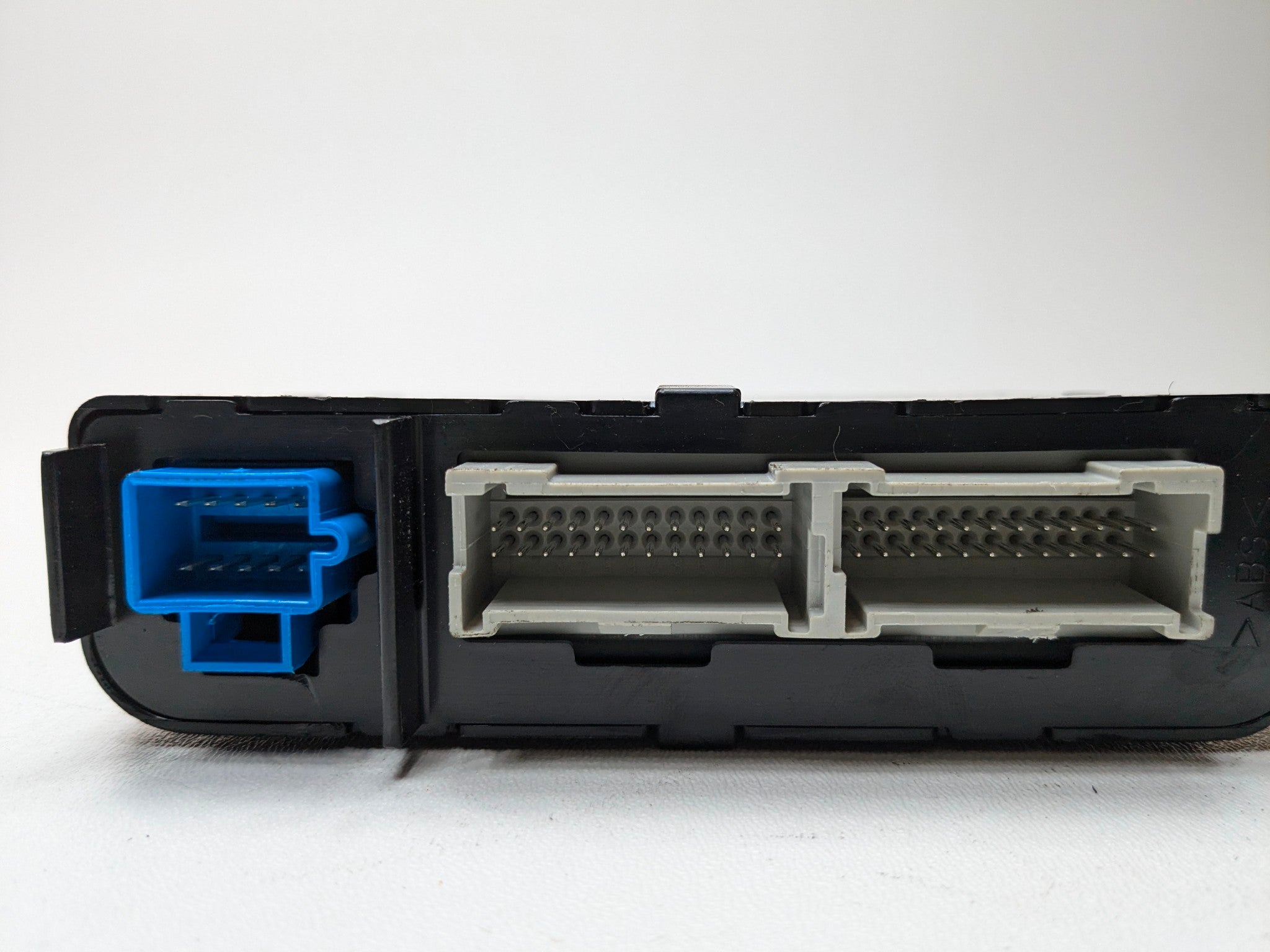 2005 - 2007 OEM CADILLAC CTS BCM BODY CONTROL MODULE UNIT