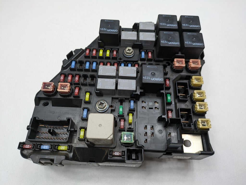 2005 - 2007 OEM CADILLAC CTS INTERIOR CABIN ENGINE FUSE RELAY JUNCTION BOX