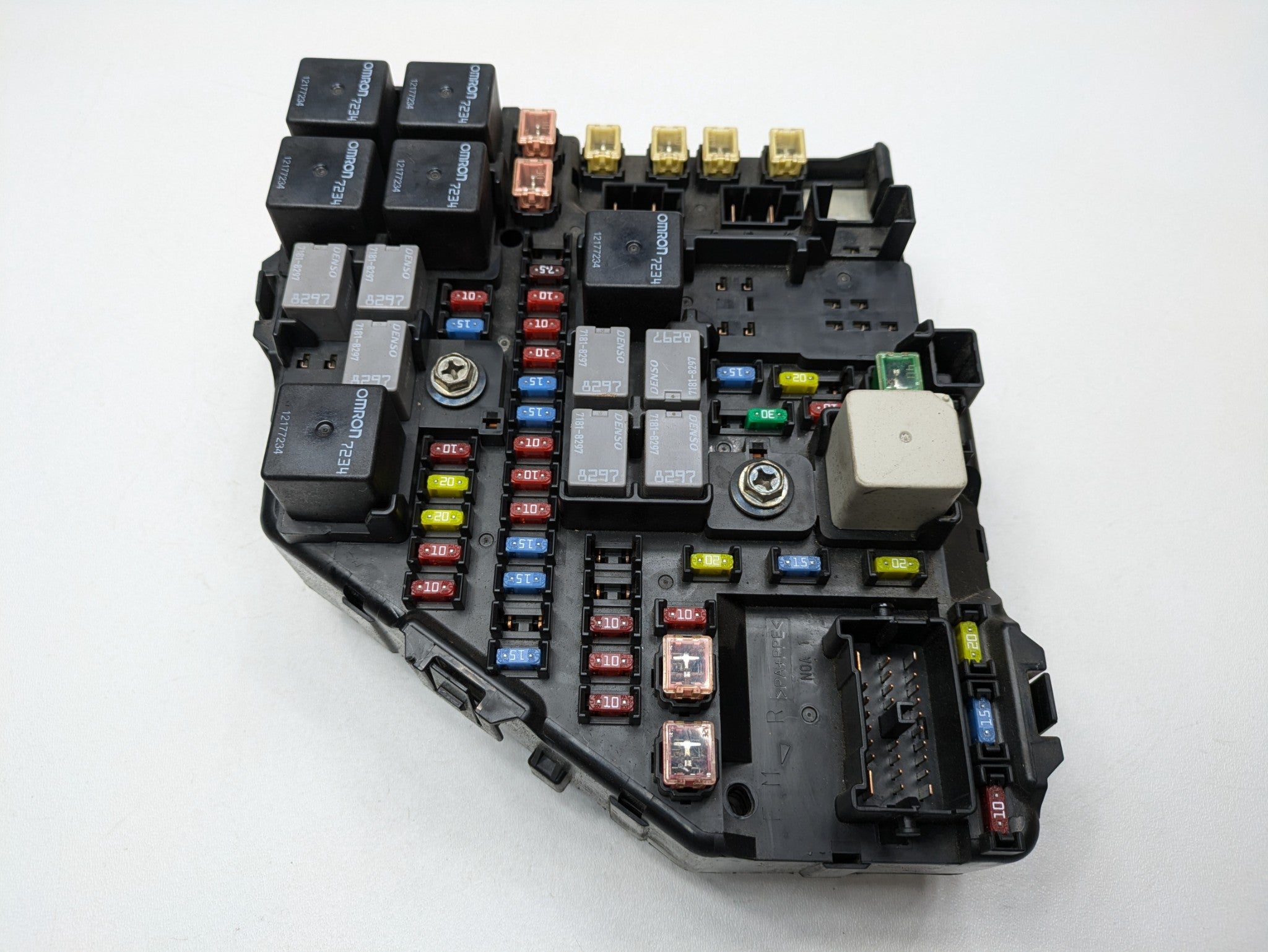 2005 - 2007 OEM CADILLAC CTS INTERIOR CABIN ENGINE FUSE RELAY JUNCTION BOX