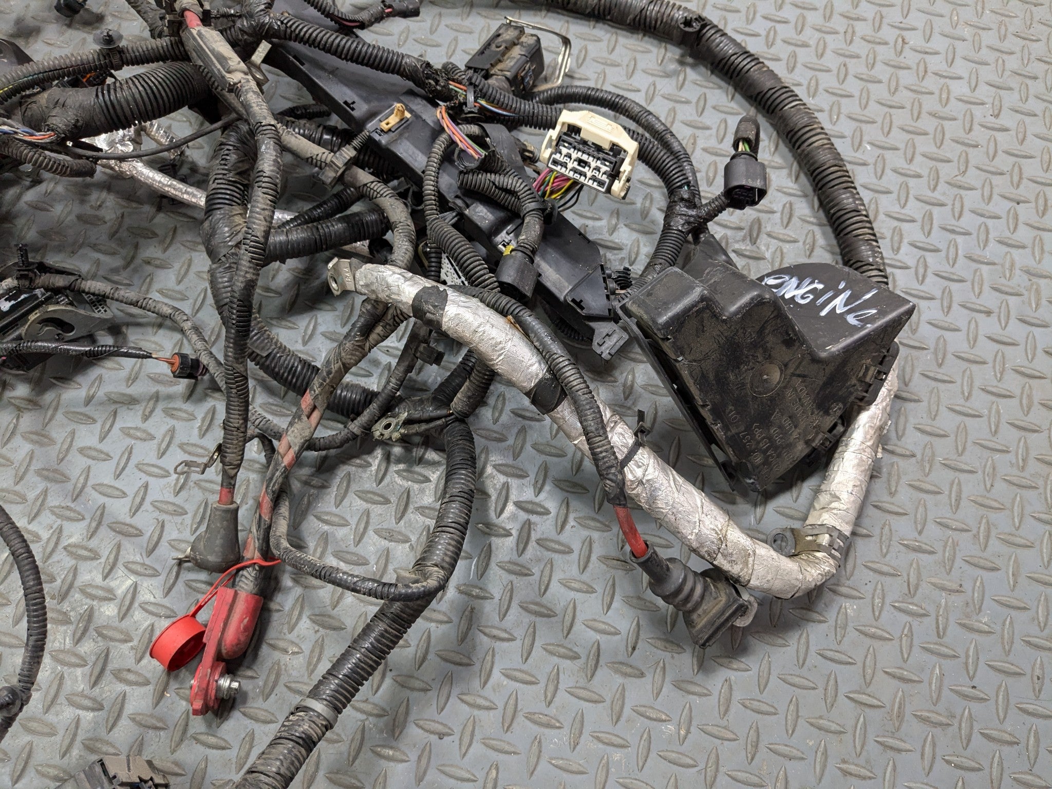 2005 - 2007 OEM CADILLAC CTS ENGINE MOTOR WIRE HARNESS CABLE AND CONNECTOR